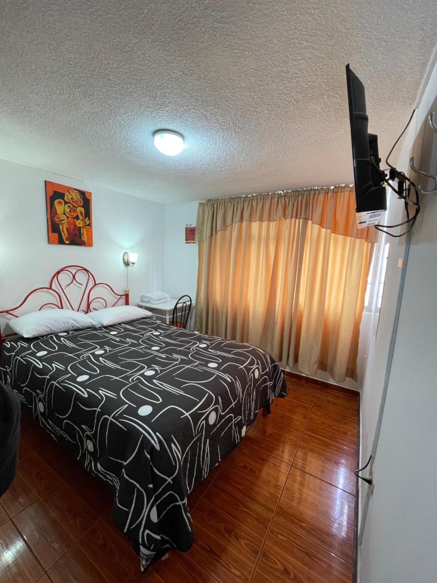 Hostal La Escondida De Quito Del Norte Екстериор снимка